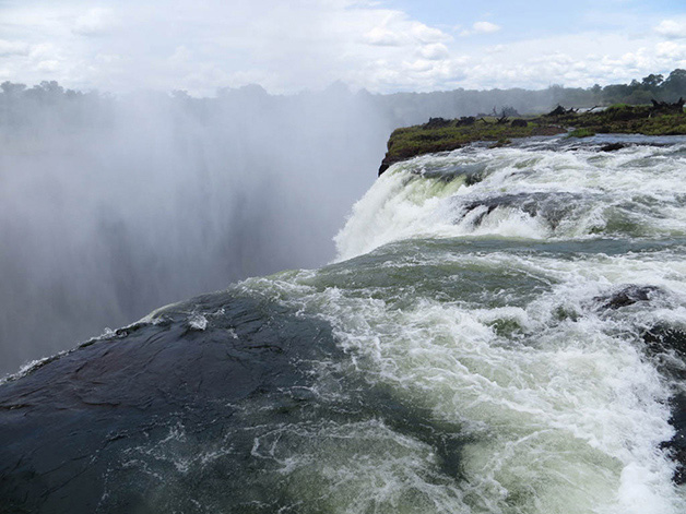 10. Piscina??? Devil’s Pool, Victoria Falls, Zimbabué.
